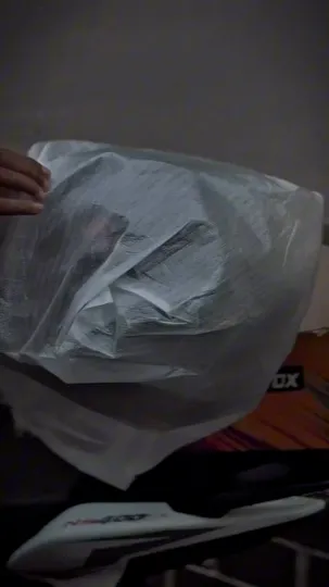 Head Fox helmet unboxing ad