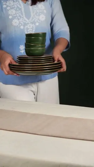 Dinnerware review showcase ad